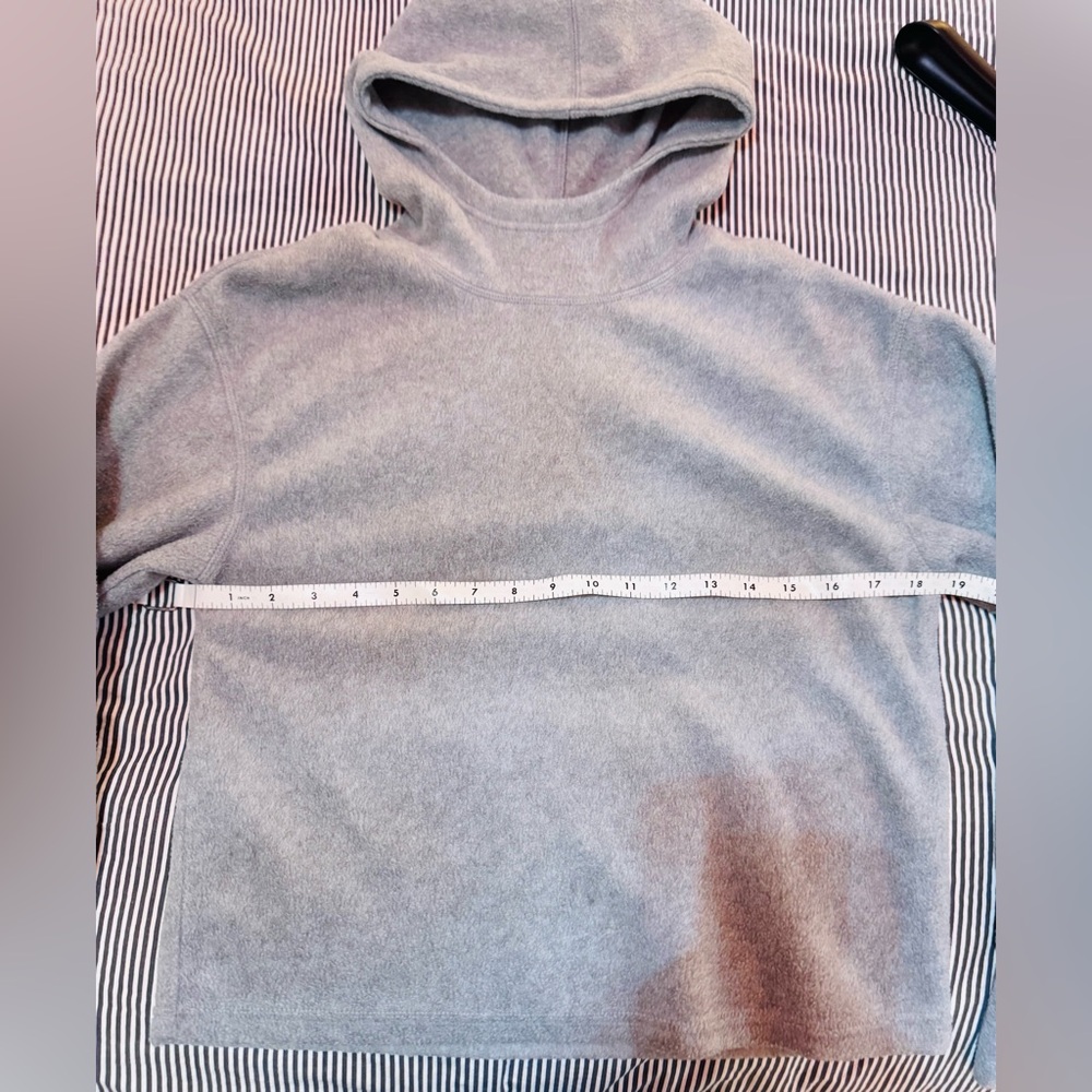 NWOT Gap- youth 14-16 white fleece “sweatshirt”